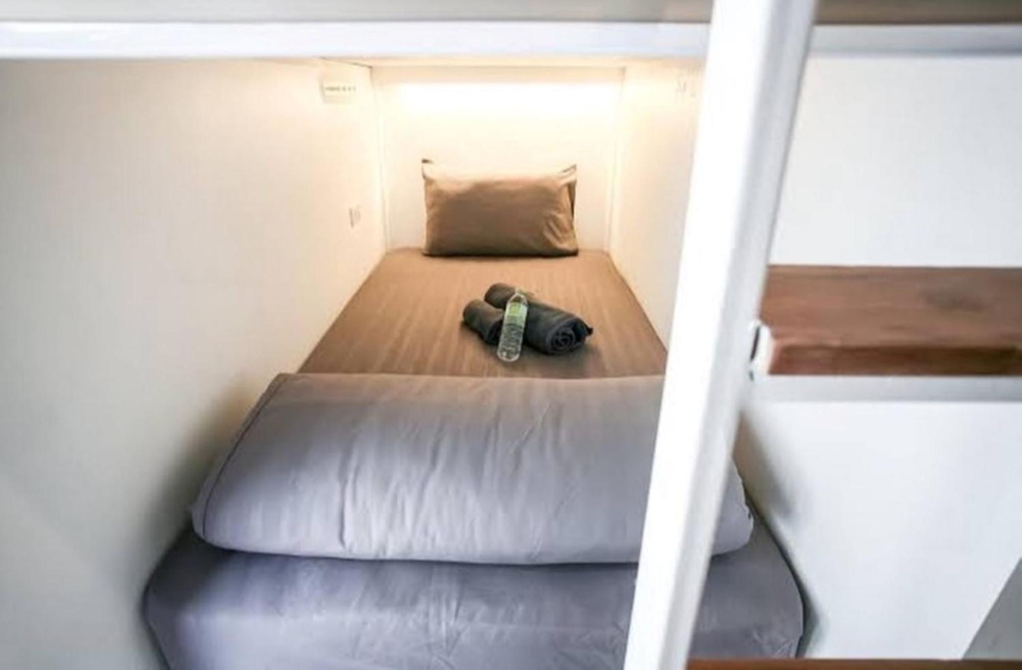 L'atelier Poshtel Phuket Hostel Rom bilde