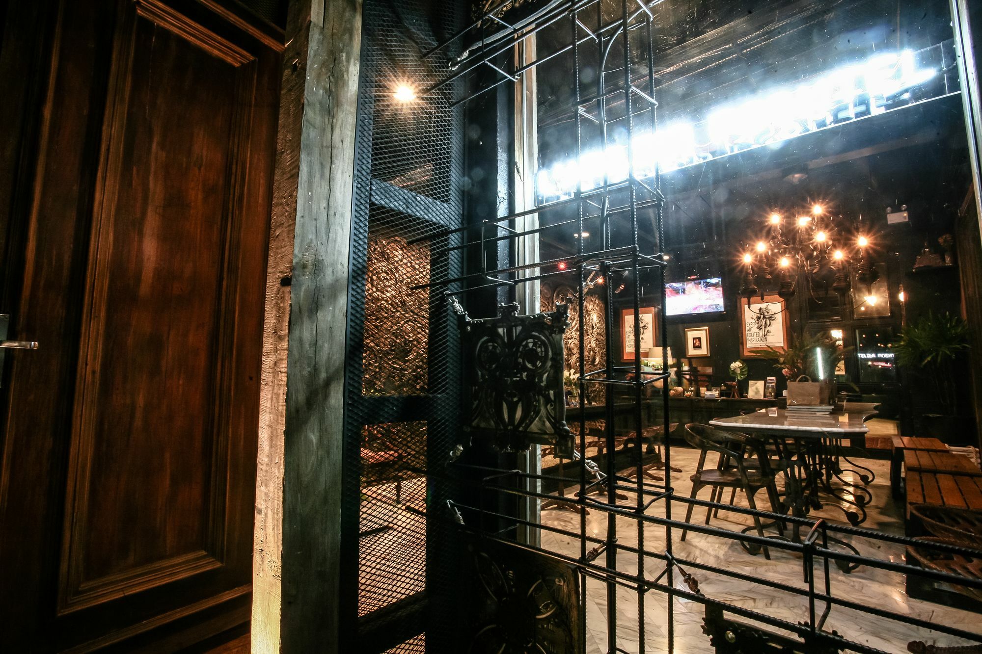 L'atelier Poshtel Phuket Hostel Eksteriør bilde