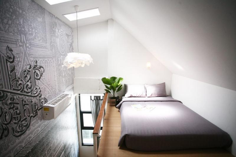 L'atelier Poshtel Phuket Hostel Eksteriør bilde